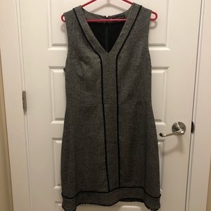 BANANA REPUBLIC Sleeveless V-neck Dress